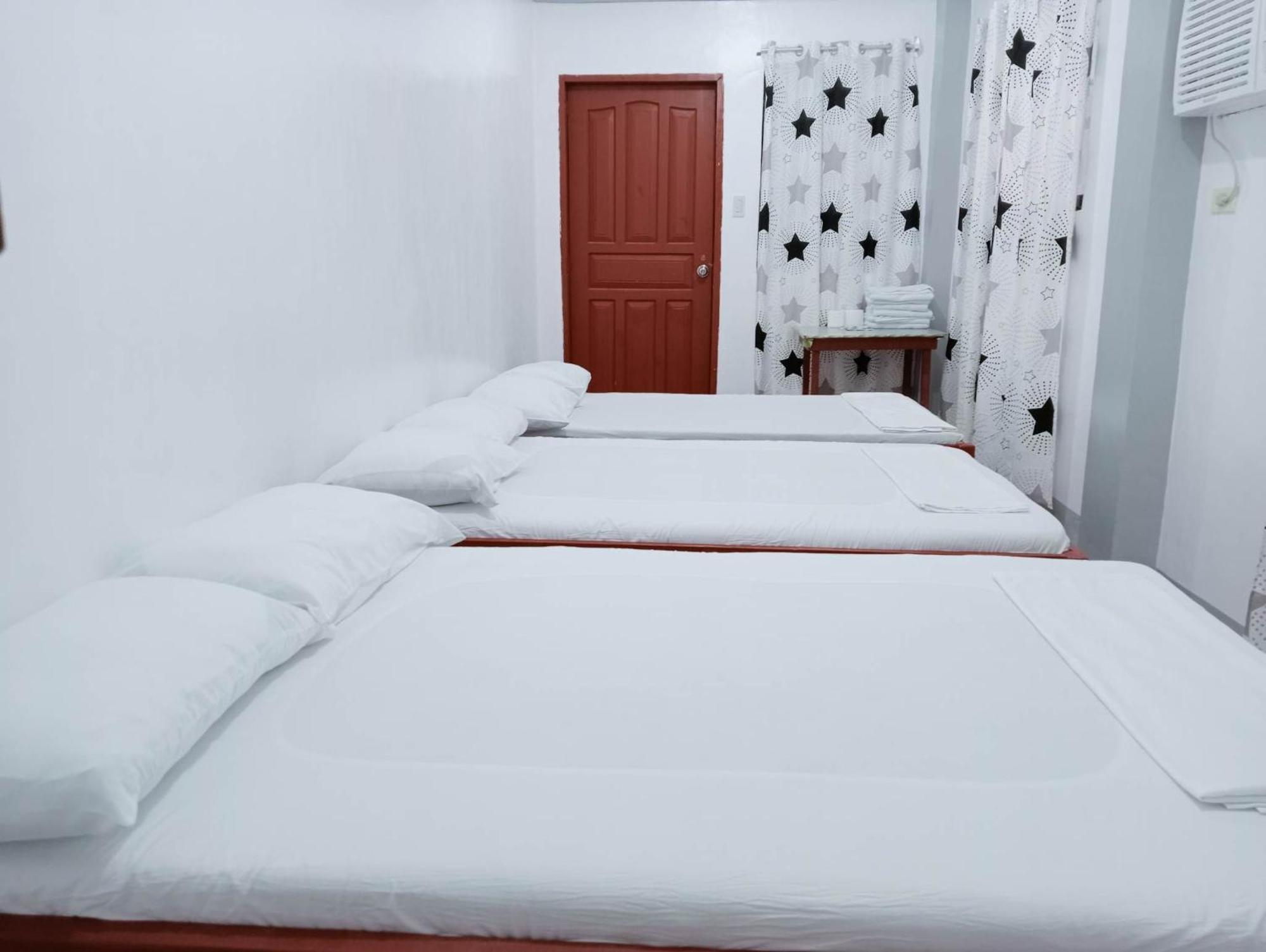 Ludy'S 2 Pension House Carles Pokoj fotografie